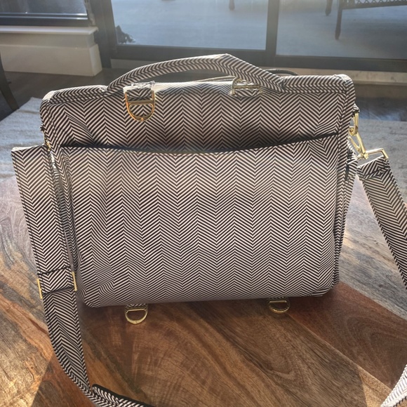 JuJuBe BFF Convertible Unisex Diaper Bag Backpack, Baby Bag with Changing Pad - Picture 6 of 14